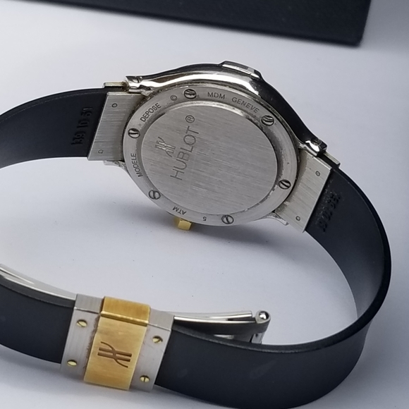 HUBLOT MDM 18K YELLOW GOLD 28 MM BLACK DIAL QUARTZ WATCH - Picture 9 of 16